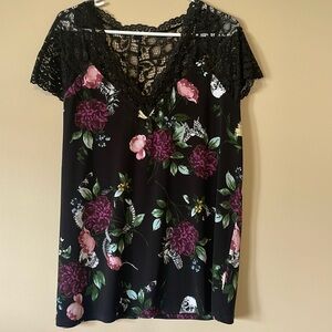 Torrid floral top with lace. Torrid size 1